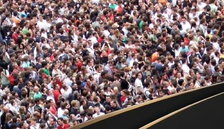 How Do Populations Affect the Gold Price?